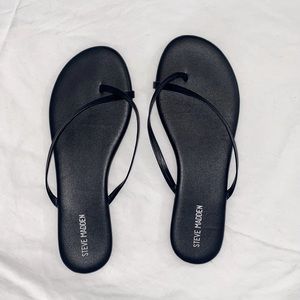Steve Madden Flip Flops